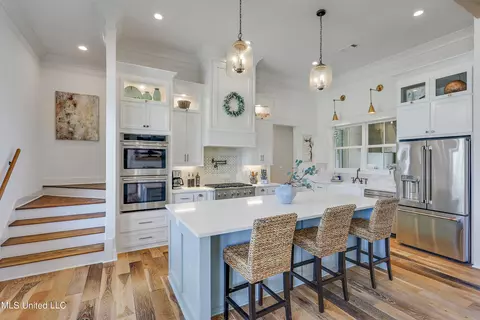 Kitchen - 174 Fallen Oaks Dr, Brandon, MS 39047 photo 1 of 7