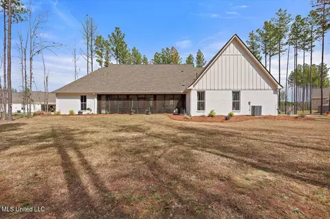 Exterior - 174 Fallen Oaks Dr, Brandon, MS 39047 photo 13 of 23