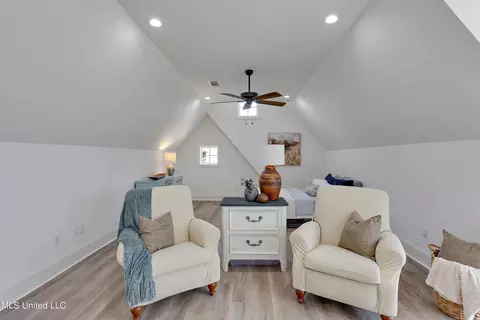 Bedroom - 174 Fallen Oaks Dr, Brandon, MS 39047 photo 8 of 10