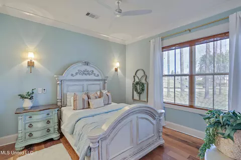 Bedroom - 174 Fallen Oaks Dr, Brandon, MS 39047 photo 4 of 10