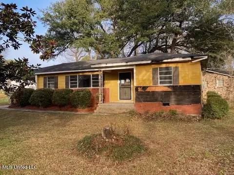 2979 Angela Circle Cir, Jackson, MS 39209