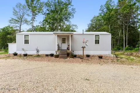 3 Bluff Creek Rd, Wiggins, MS 39577