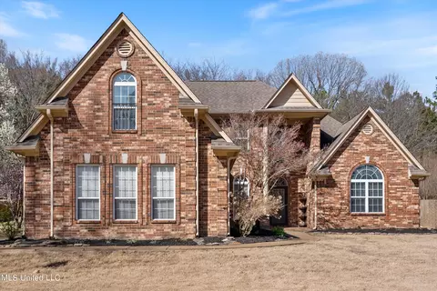 2357 Legends Dr, Nesbit, MS 38651 photo 2