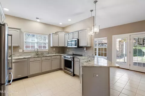 2357 Legends Dr, Nesbit, MS 38651 photo 12