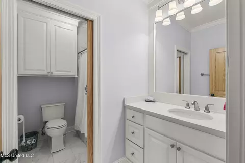 Bath - 124 Bienville Dr, Madison, MS 39110 photo 8 of 8