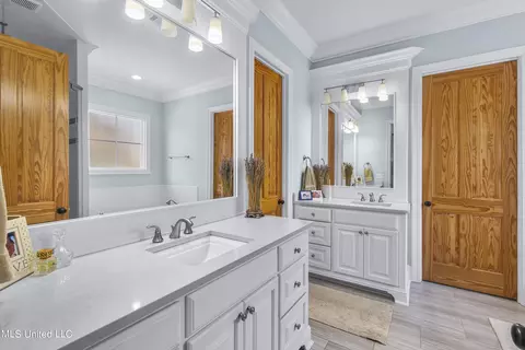Bath - 124 Bienville Dr, Madison, MS 39110 photo 3 of 8