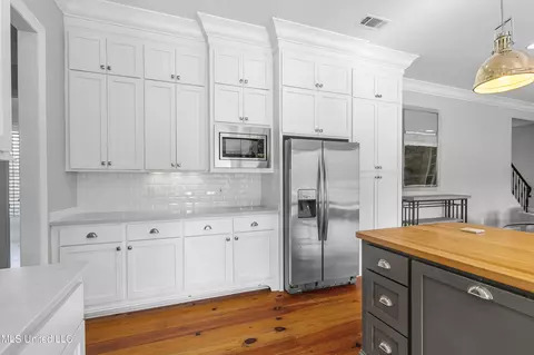 Kitchen - 124 Bienville Dr, Madison, MS 39110 photo 6 of 6