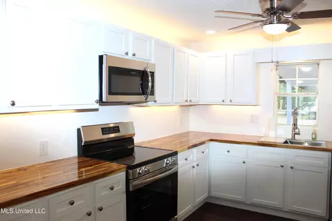 Kitchen - 158 I J Williams Road Rd, Lucedale, MS 39452 photo 1 of 5