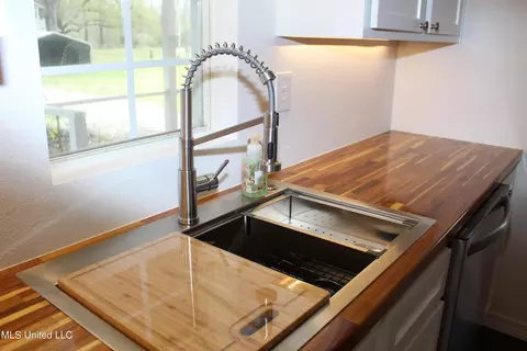 Kitchen - 158 I J Williams Road Rd, Lucedale, MS 39452 photo 5 of 5
