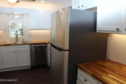 Kitchen - 158 I J Williams Road Rd, Lucedale, MS 39452 photo 4 of 5