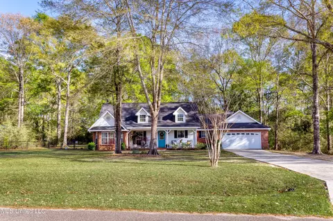 88 Cedar Wood Dr, Perkinston, MS 39573