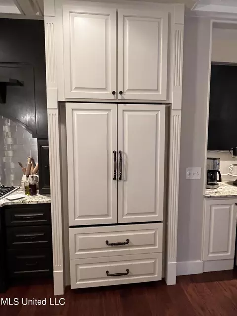 Kitchen - 140 Old Mill Trl, Florence, MS 39073 photo 8 of 17