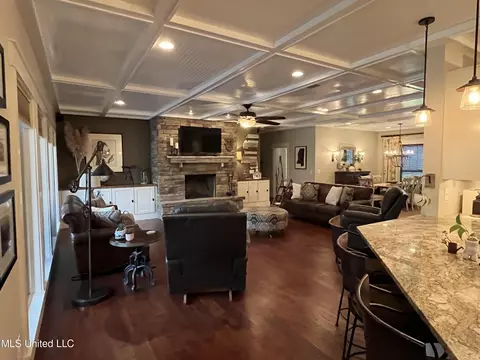 Living - 140 Old Mill Trl, Florence, MS 39073 photo 4 of 4