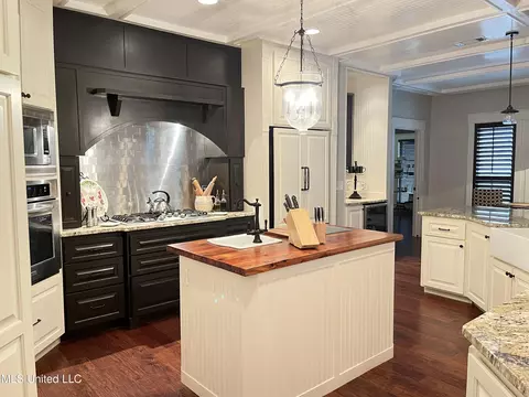 Kitchen - 140 Old Mill Trl, Florence, MS 39073 photo 1 of 17