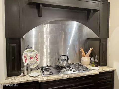 Kitchen - 140 Old Mill Trl, Florence, MS 39073 photo 2 of 17