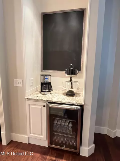 Kitchen - 140 Old Mill Trl, Florence, MS 39073 photo 9 of 17