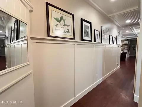 Entry Way - 140 Old Mill Trl, Florence, MS 39073 photo 4 of 7