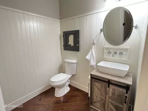 Bath - 140 Old Mill Trl, Florence, MS 39073 photo 13 of 22