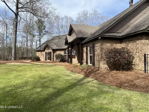 Exterior - 140 Old Mill Trl, Florence, MS 39073 photo 6 of 70