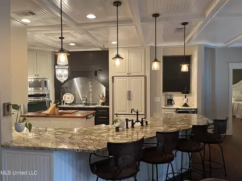 Kitchen - 140 Old Mill Trl, Florence, MS 39073 photo 7 of 17