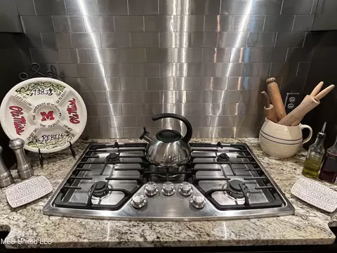 Kitchen - 140 Old Mill Trl, Florence, MS 39073 photo 3 of 17