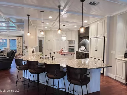 Kitchen - 140 Old Mill Trl, Florence, MS 39073 photo 6 of 17