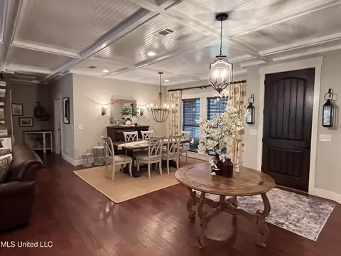 Entry Way - 140 Old Mill Trl, Florence, MS 39073 photo 1 of 7