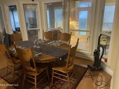 Dining - 11013 Highway 613, Moss Point, MS 39562 photo 1 of 1