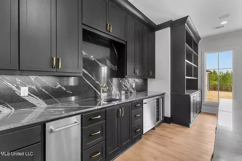 Kitchen - 54 Windermere Blvd, Madison, MS 39110 photo 15 of 18