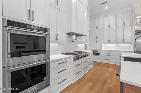 Kitchen - 54 Windermere Blvd, Madison, MS 39110 photo 5 of 18