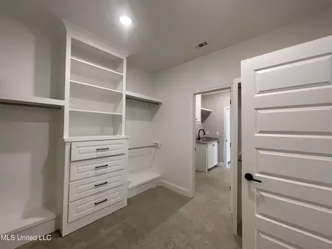 311 Tremont Dr, Florence, MS 39073 photo 9