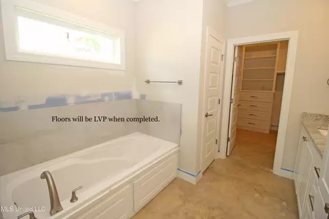 Bath - 309 Tremont Dr, Florence, MS 39073 photo 3 of 7