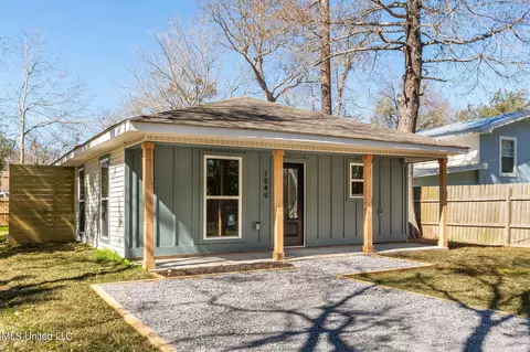 1549 Gwen Ave, Waveland, MS 39576