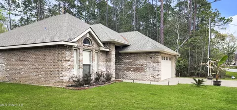 Exterior - 8471 Amoka Dr, Diamondhead, MS 39525 photo 3 of 3