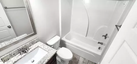 Bath - 8471 Amoka Dr, Diamondhead, MS 39525 photo 1 of 3
