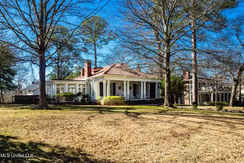 Exterior - 1025 Pinehurst Pl, Jackson, MS 39202 photo 2 of 16