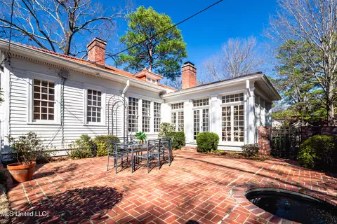 Exterior - 1025 Pinehurst Pl, Jackson, MS 39202 photo 9 of 16