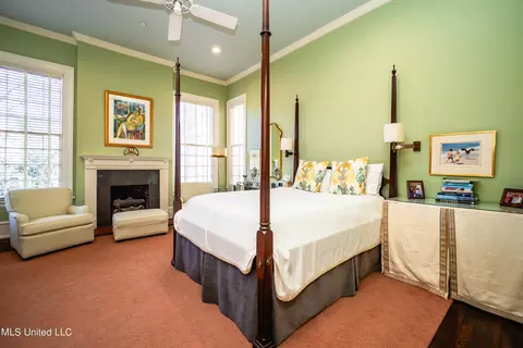Bedroom - 1025 Pinehurst Pl, Jackson, MS 39202 photo 6 of 8