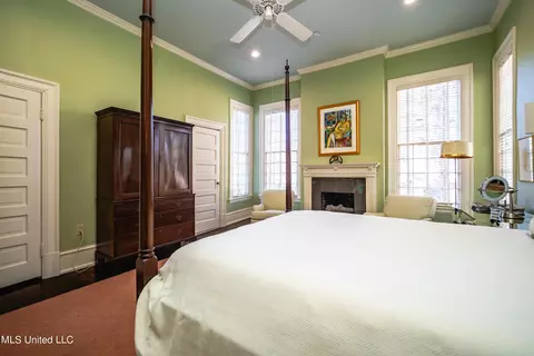 Bedroom - 1025 Pinehurst Pl, Jackson, MS 39202 photo 7 of 8