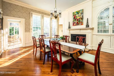 Dining - 1025 Pinehurst Pl, Jackson, MS 39202 photo 2 of 3