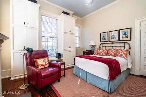 Bedroom - 1025 Pinehurst Pl, Jackson, MS 39202 photo 5 of 8
