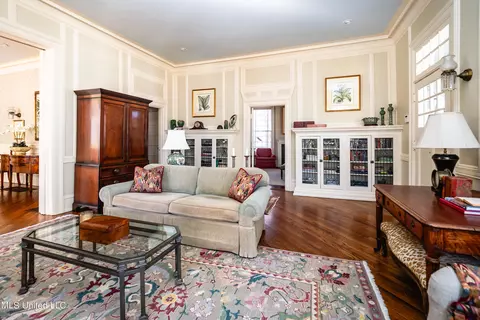 Living - 1025 Pinehurst Pl, Jackson, MS 39202 photo 4 of 4