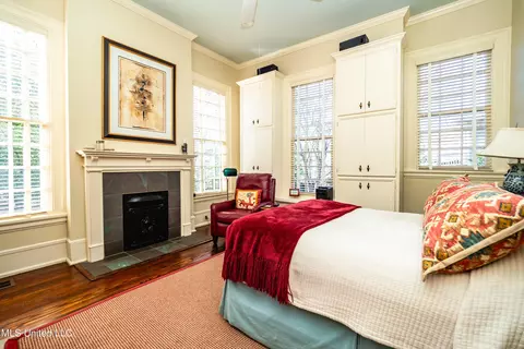 Bedroom - 1025 Pinehurst Pl, Jackson, MS 39202 photo 4 of 8