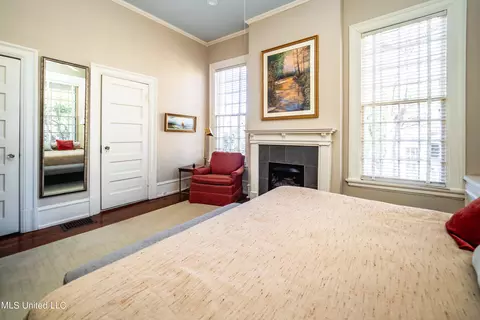 Bedroom - 1025 Pinehurst Pl, Jackson, MS 39202 photo 3 of 8