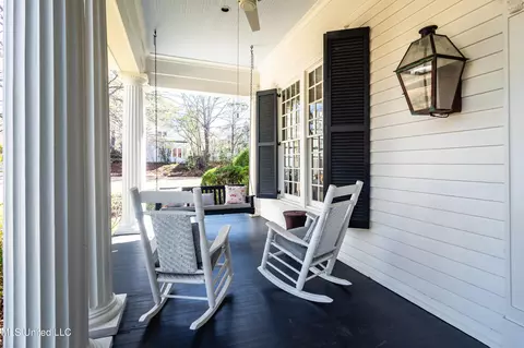 Exterior - 1025 Pinehurst Pl, Jackson, MS 39202 photo 4 of 16