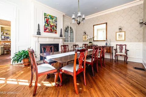 Dining - 1025 Pinehurst Pl, Jackson, MS 39202 photo 3 of 3