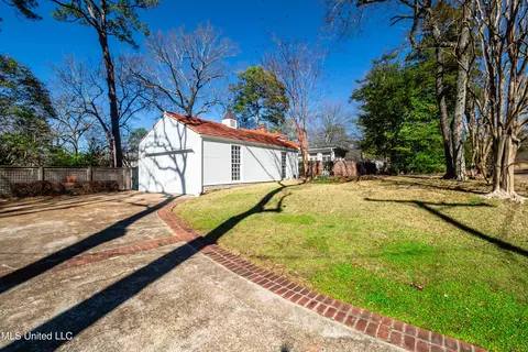 Exterior - 1025 Pinehurst Pl, Jackson, MS 39202 photo 16 of 16