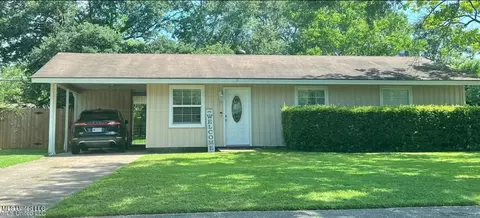 2209 Taylor, Pascagoula, MS 39567
