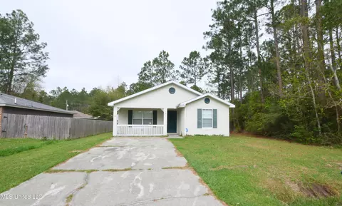 6162 E Kemper St, Bay Saint Louis, MS 39520