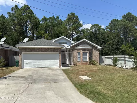 6004 E Jackson St, Bay Saint Louis, MS 39520